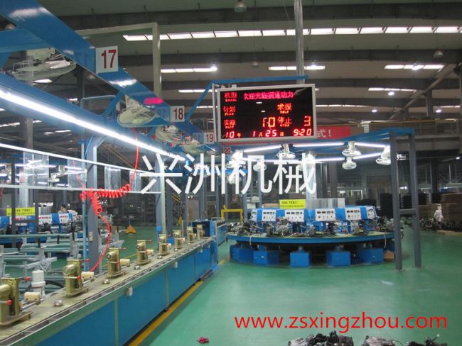 Engine assembly line debugging machine with rotary table